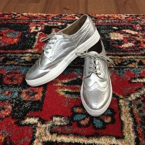 SALE NWOB Metallic Platform Wingtips